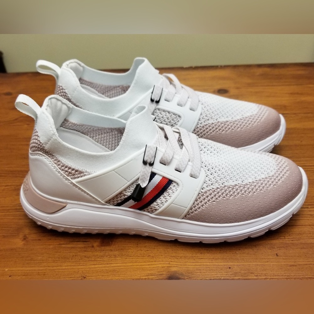 Tommy Hilfiger Nessim Desert Slip-On Sneaker Size 8.5M New